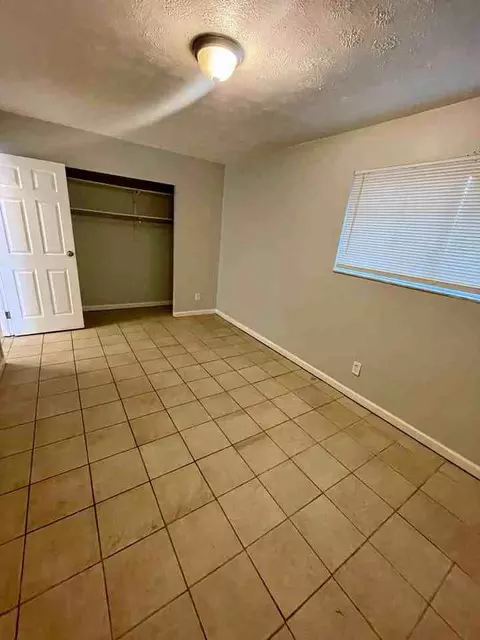 35703574 Mchenry Ave, Cincinnati, OH 45225 photo 3