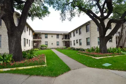 5411 Amherst Cir, Dallas, TX 75209 photo 5