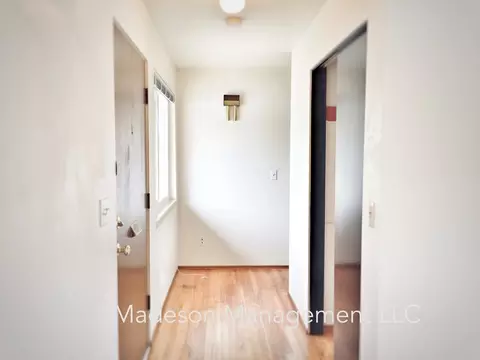 8501 28th Ave NW, Seattle, WA 98117