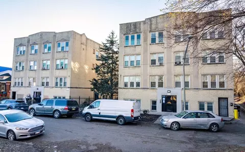 1115 E 81st St, Chicago, IL 60619
