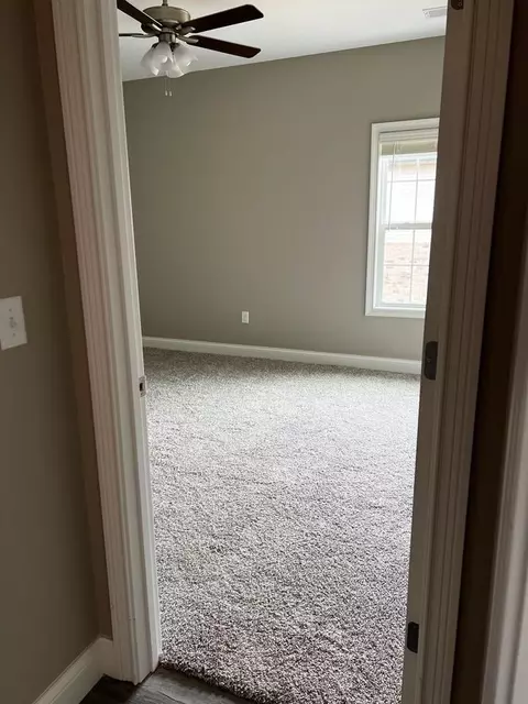 2176 Prospector Ct, Bowling Green, KY 42101