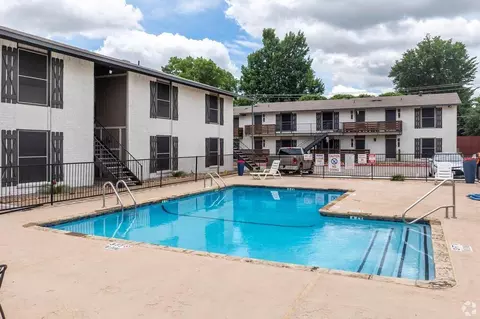 1605 S Cooper St, Arlington, TX 76010