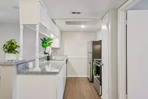 1605 S Cooper St, Arlington, TX 76010