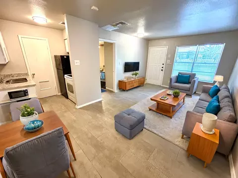 703 W Summit Ave, San Antonio, TX 78212