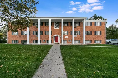3225 Holiday Dr, Lansing, MI 48912