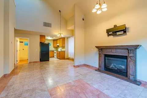 120 Caldecott Ln, Oakland, CA 94618