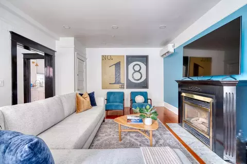 18 NW 22nd Pl, Portland, OR 97210