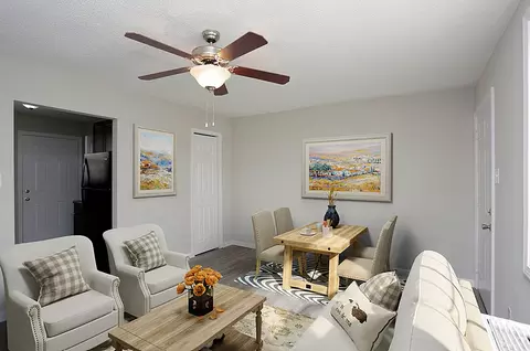 207 New Market St, Greenwood, SC 29646