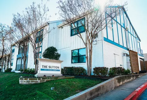 8900 Park Ln, Dallas, TX 75231