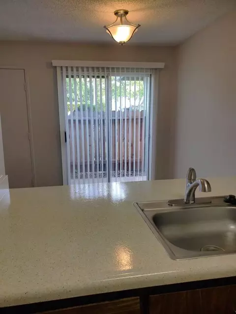9521 Emerald Park Dr, Elk Grove, CA 95624