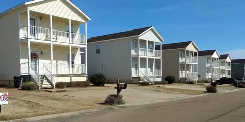 Starkville Crossing, Starkville, MS 39759