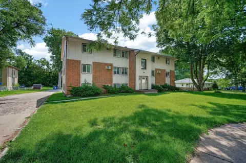 1645 NW 84th St, Clive, IA 50325