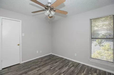 3801 Gannon Ln, Dallas, TX 75237 photo 17