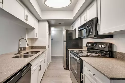 8900 Park Ln, Dallas, TX 75231