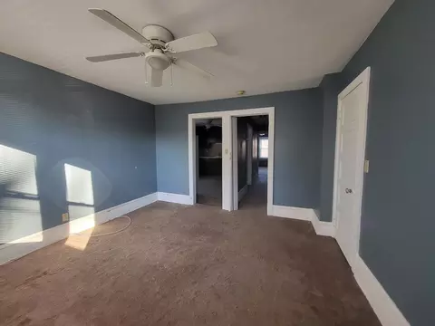 915 S Front St, Allentown, PA 18103