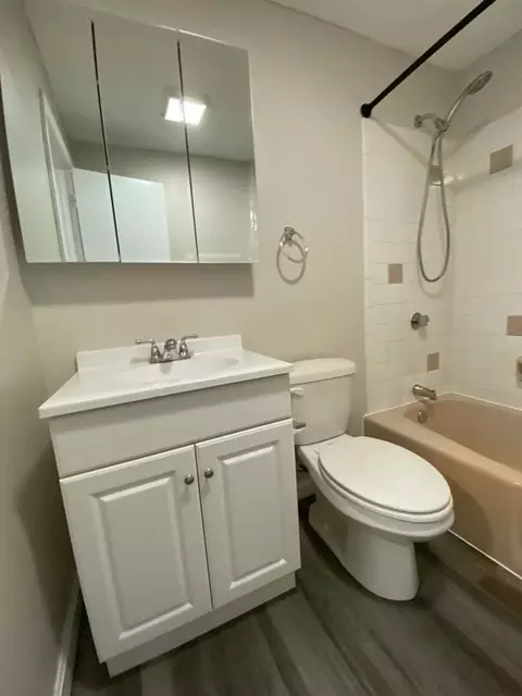 368 E Merrimack St, Lowell, MA 01852