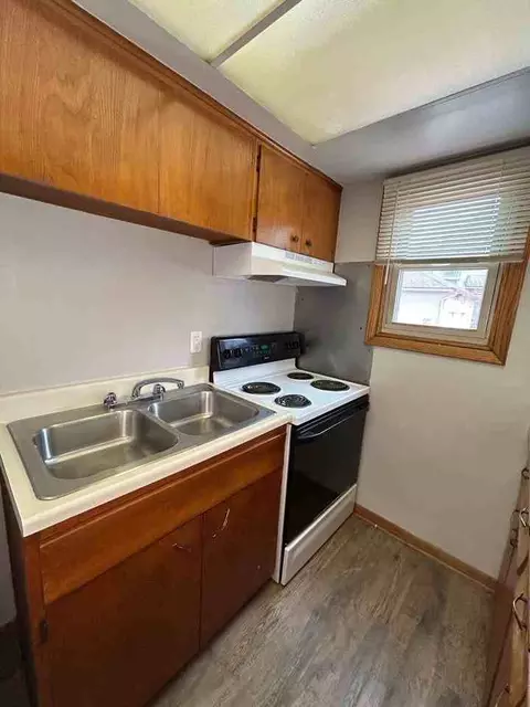 424 W 24th St, Minneapolis, MN 55405