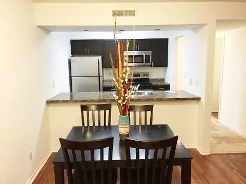 107 E Daniel St, Champaign, IL 61820 photo 2