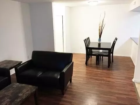 107 E Daniel St, Champaign, IL 61820 photo 3