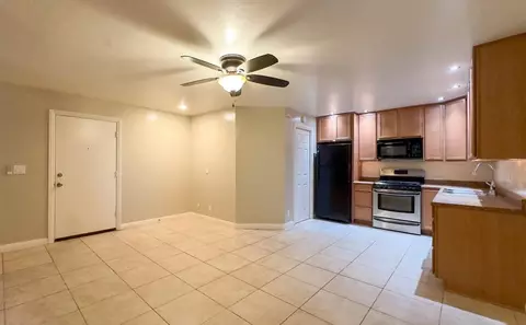 323 W 15th Ave, Escondido, CA 92025