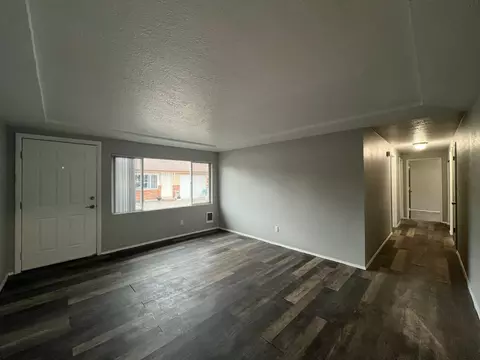 7302 SE Claybourne St, Portland, OR 97206