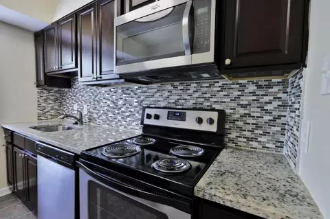 11686 S Laurel Dr, Laurel, MD 20708 photo 3