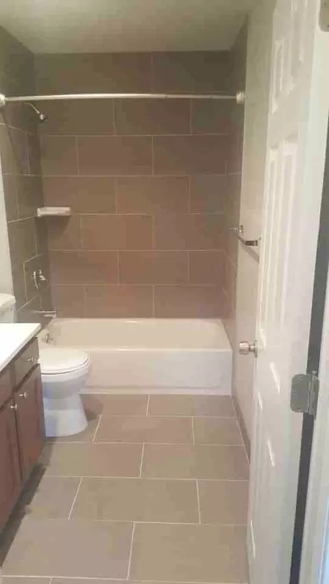 205 Trealout Dr, Fenton, MI 48430 photo 2