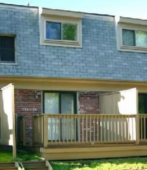 205 Trealout Dr, Fenton, MI 48430 photo 8