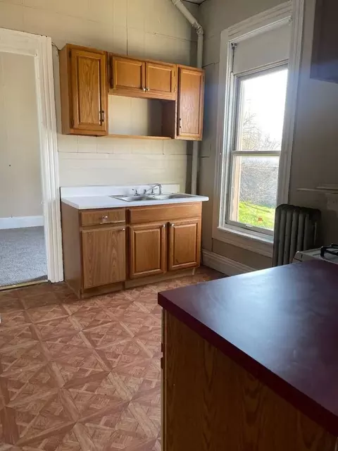 3259 W 25th St, Cleveland, OH 44109