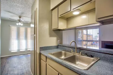 1600 Jones Dr, Arlington, TX 76013 photo 2