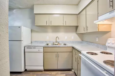 1600 Jones Dr, Arlington, TX 76013 photo 3
