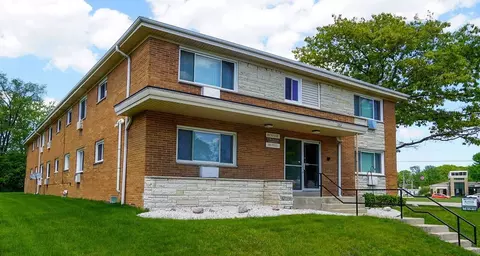 2910 E Bolivar Ave, Saint Francis, WI 53235