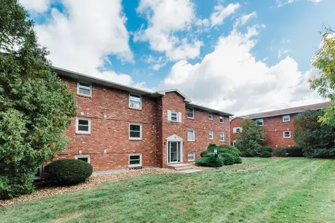 1005 Willowbrook Dr, Greensburg, PA 15601