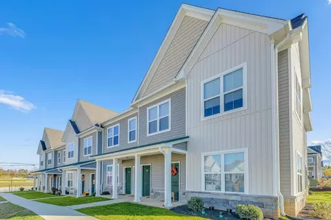 100 Wildflower Ln, Parkesburg, PA 19365