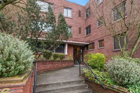 1206 Queen Anne Ave N, Seattle, WA 98109