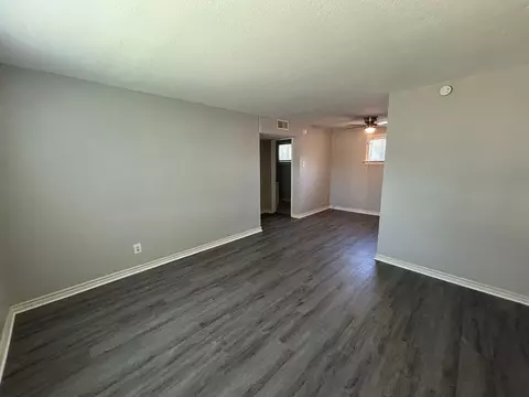 700 S Valley Mills Dr, Waco, TX 76711