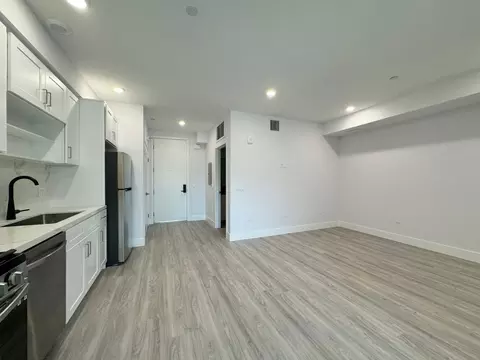 11848 Vanowen St, Los Angeles, CA 91605