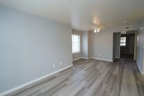 1101 Alamo Dr, Vacaville, CA 95687
