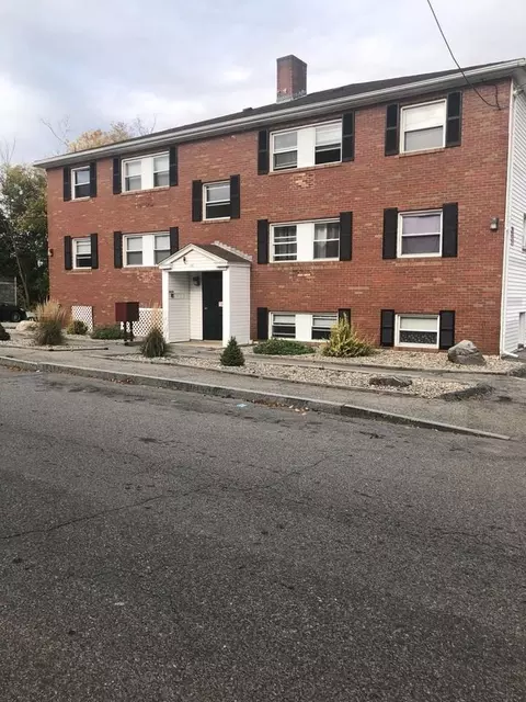 206 Stackpole St, Lowell, MA 01852 photo 2