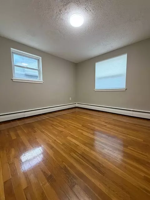 206 Stackpole St, Lowell, MA 01852 photo 3
