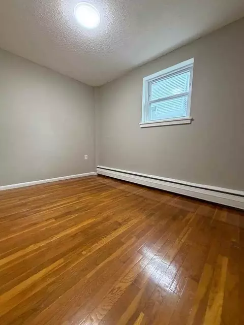 206 Stackpole St, Lowell, MA 01852 photo 4