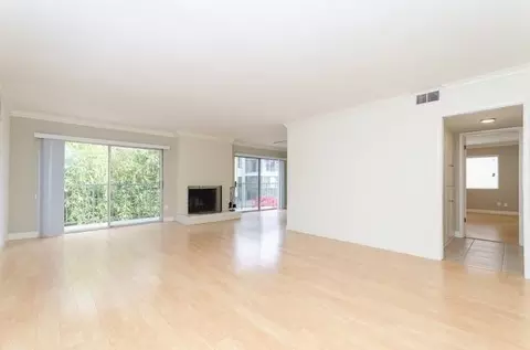 11949 Darlington Ave, Los Angeles, CA 90049