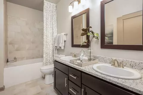 10015 Madison Square Pl, Charlotte, NC 28216 photo 8