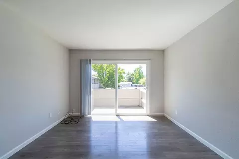 7051 Bowling Dr, Sacramento, CA 95823