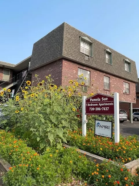 3425 S Marion St, Englewood, CO 80113