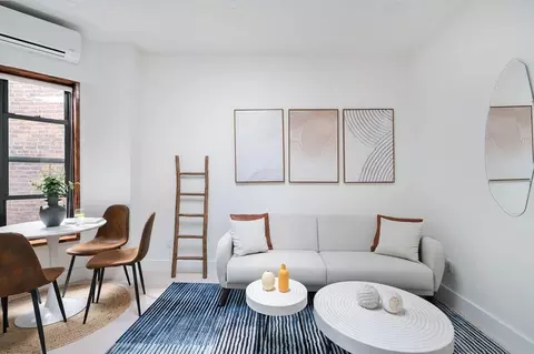 W 48th St, New York, NY 10036