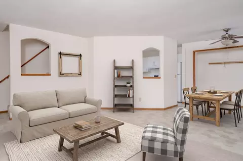 2479 Woodcrest Dr, Chaska, MN 55318