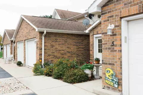 2906 Kennedy Rd #2900-2906, Janesville, WI 53545