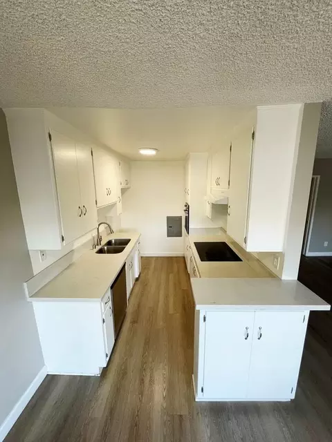 17340 Burbank Blvd, Encino, CA 91316 photo 4