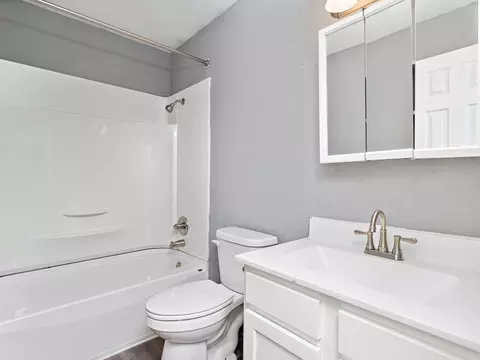 611 NE Ridgeview Dr, Lees Summit, MO 64086 photo 9